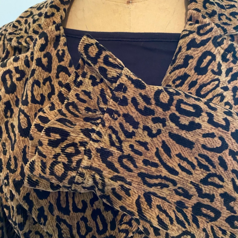 Blazer - Picture 3 of 8
